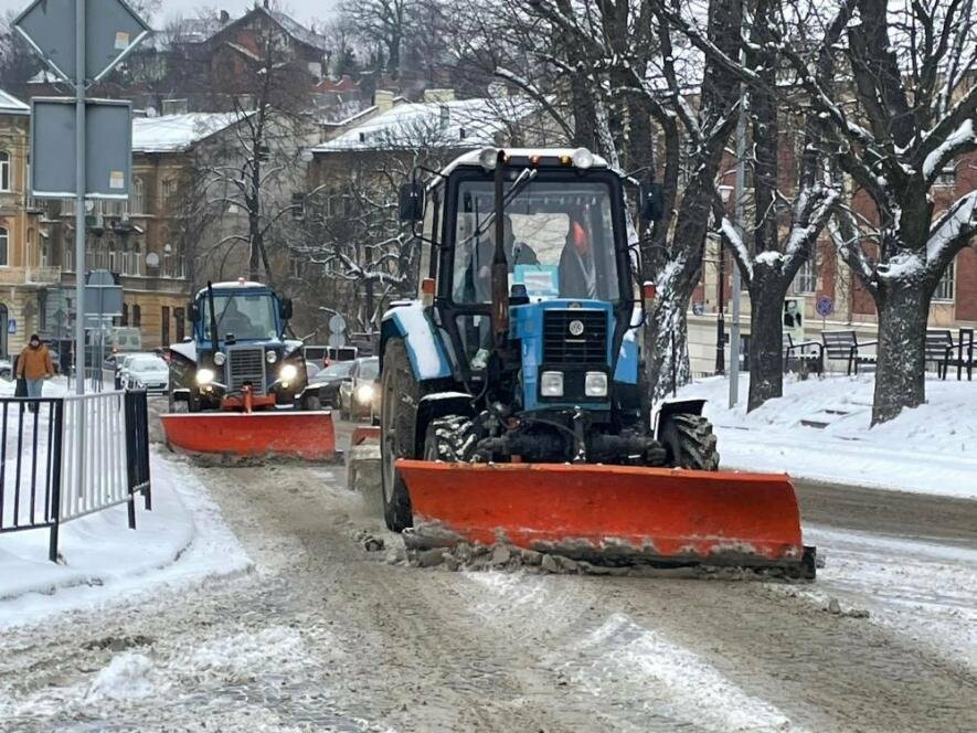 У Львові синоптики попереджають про мокрий сніг та пориви вітру до 20 м/с