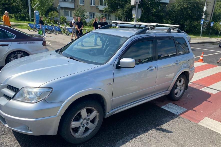 На пішохідному переході у Львові легкова "Mitsubishi" збила жінку ...