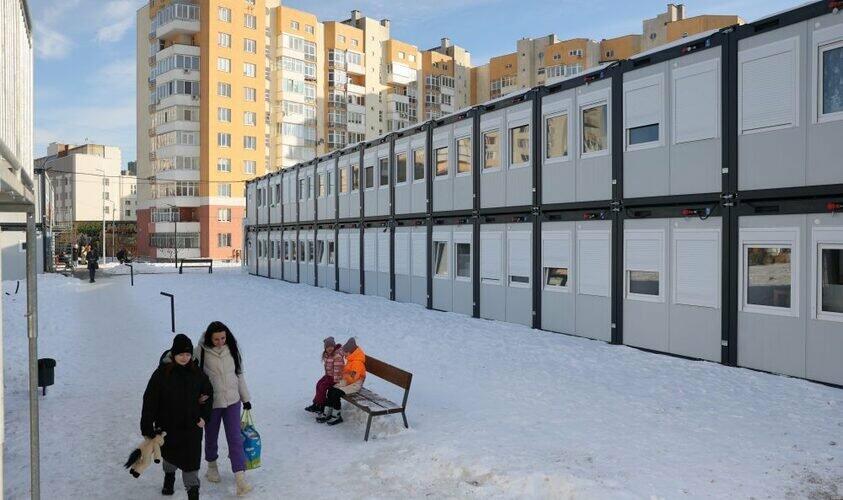 Як почуваються жителі модульного містечка на Сихові, де зафіксували масове нездужання
