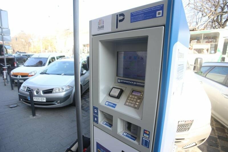 Неподалік від Оперного у Львові облаштували новий паркувальний майданчик 
