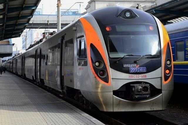 Укрзалізниця призначила швидкісний потяг Дарниця-Львів