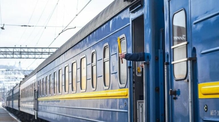Львівська залізниця повідомила про зміни у русі декількох потягів