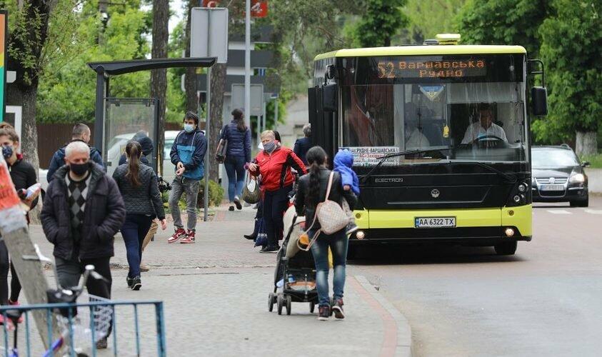 У поминальні дні львівський транспорт ходитиме частіше: подробиці 