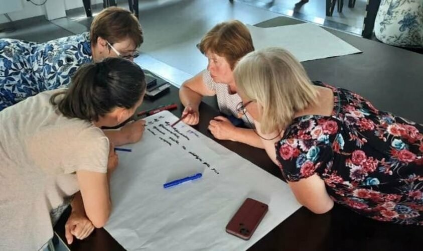 Львівські вчителі допомагають переселенцям вивчати українську мову