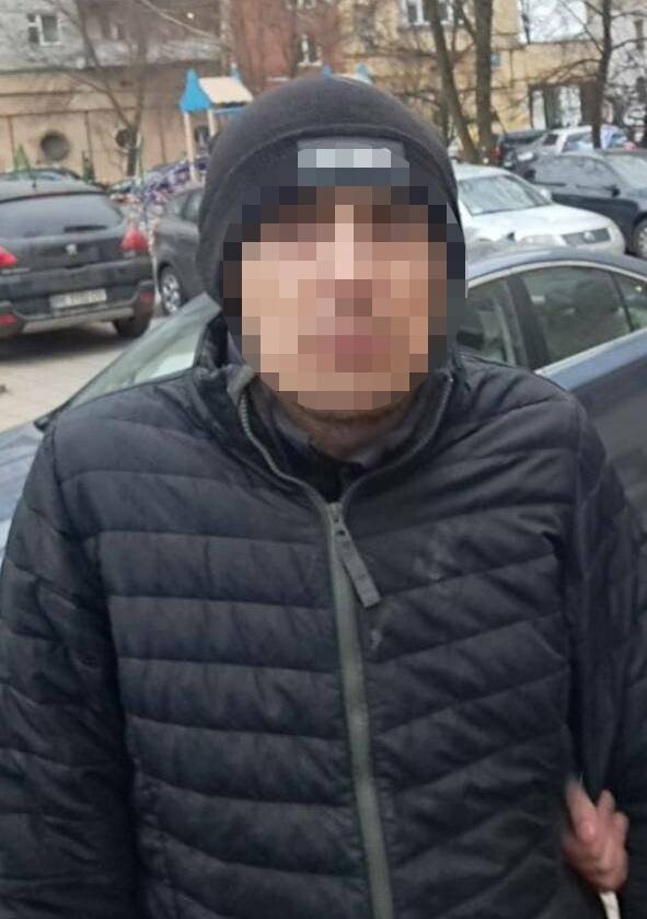 У Львові викрили чоловіка, який розповсюджував психотропи 