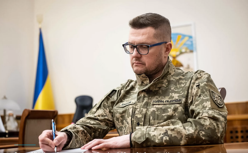 Баканов не їздив за кордон за час війни і з першого дня вторгнення рф перебував на роботі, - СБУ