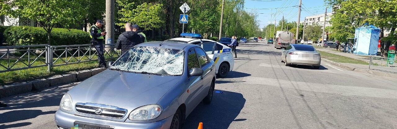 У Харкові чоловіка та жінку збили на пішохідному переході, - ФОТО