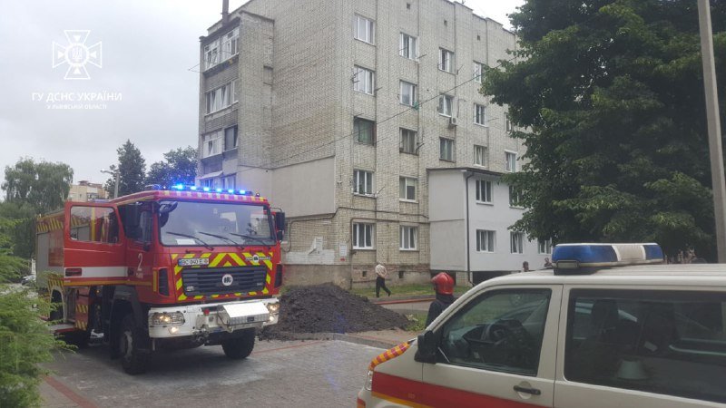 У Львові горіла квартира на п'ятому поверсі будинку, - ФОТО
