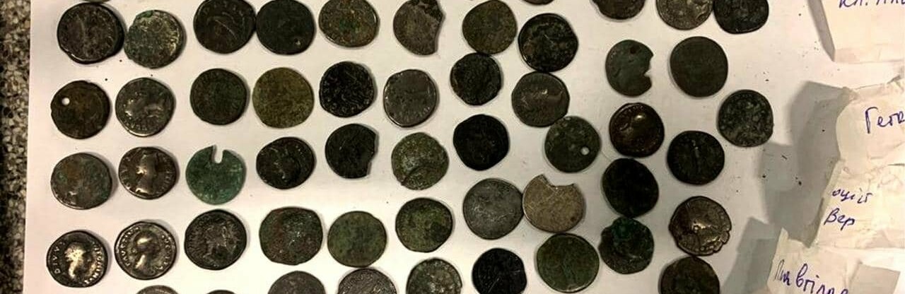 На Львівщині затримали контрабанду старовинних монет на пів мільйона гривень, - ФОТО