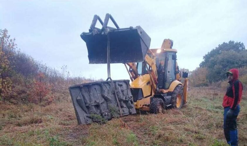 На Львівщині знесли черговий радянський монумент