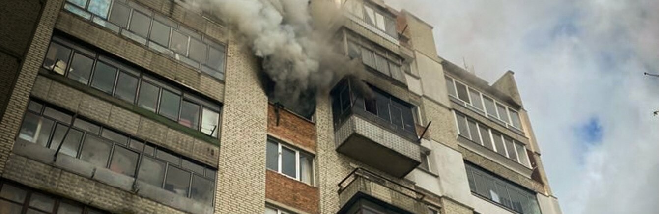 У Дублянах чоловік через пожежу вистрибнув з вікна сьомого поверху