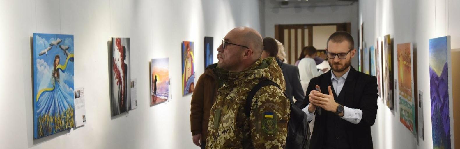 Куди піти у Львові: виставка картин, створених дружинами і матерями полеглих Героїв