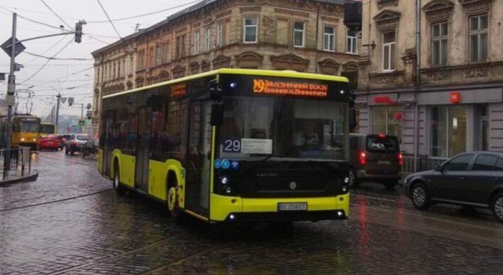 Неповага до військових: у Львові триває конфлікт між містянами та водіями транспорту