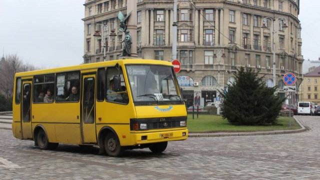 У Львові за порушення ПДР покарали трьох водіїв маршруток 