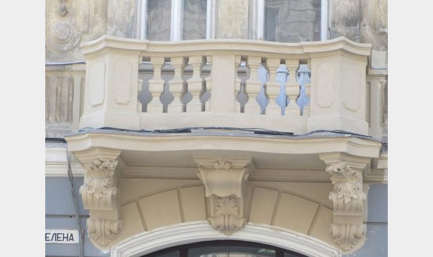 У Львові відновили реставрацію балконів у історичних будинка: локації