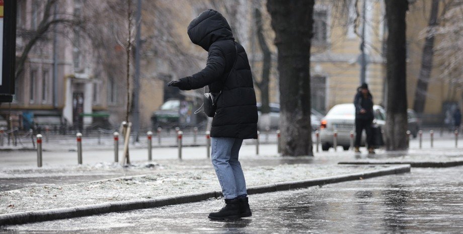 Синопитики попереджають про ожеледицю та пориви вітру у Львові