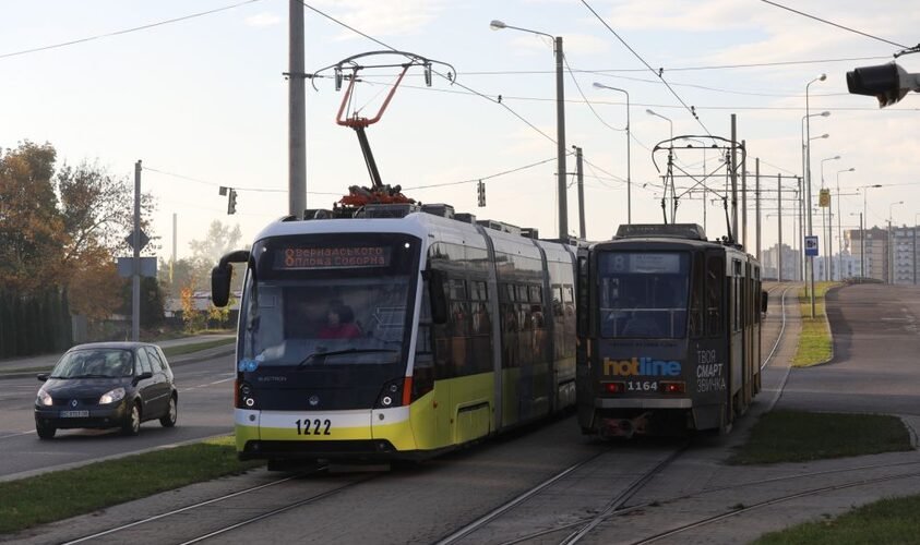 Робота у Львові: комунальному транспорту не вистачає водіїв