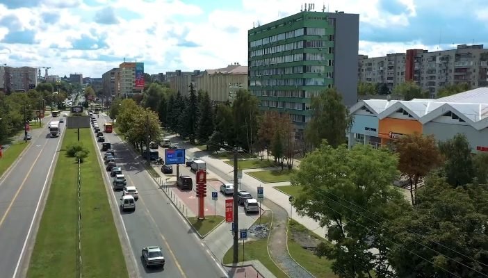 У понеділок на проспекті Чорновола ремонтуватимуть дорогу: не курсуватиме тролейбус 