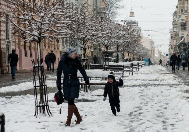 Без опадів, але буде ожеледиця: прогноз погоди у Львові на 6 грудня