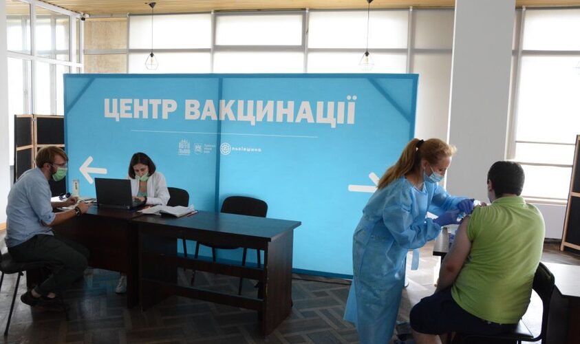 У Львові знову відкривають мобільні пункти вакцинації