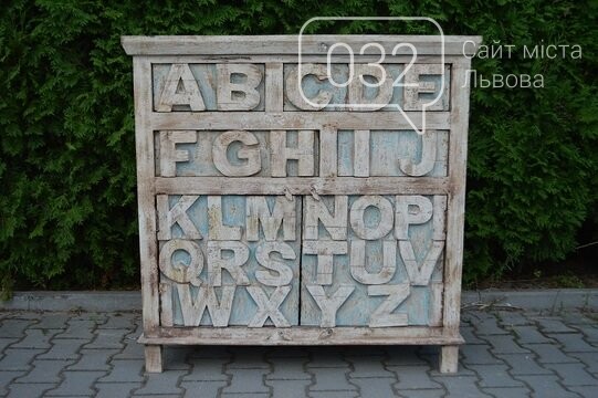 Uzhgorod Indijskaya Mebel Ruchnoj Raboty Iz Massiva Dereva Bez Kotoroj Ne Obhoditsya Ni Odin Interer Shkafy I Stoly Krovati I Komody Sunduki Tumbochki I Taburety Originalnaya I Unikalnaya Indijskaya Mebel Iz Massiva