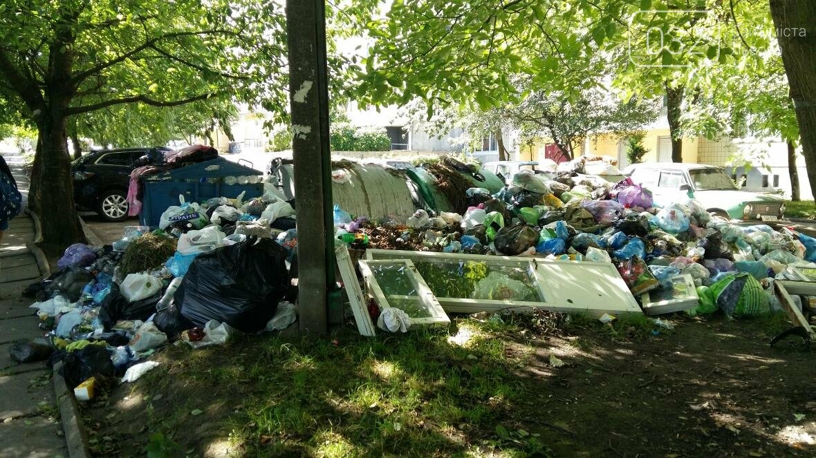 Фото: Андрій Галицьки, Cміттєві майданчики на вулиці Чукаріна, Сихів Cміттєві майданчики на вулиці Чукаріна, Сихів