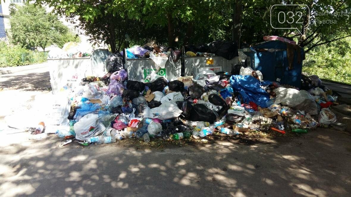 Фото: Андрій Галицьки, Cміттєві майданчики на вулиці Чукаріна, Сихів Cміттєві майданчики на вулиці Чукаріна, Сихів