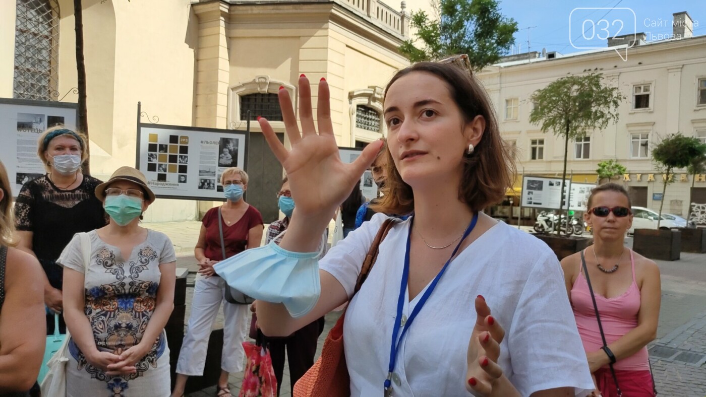 Юлія Лоштин проводить екскурсію, фото 032.ua Юлія Лоштин проводить екскурсію, фото 032.ua