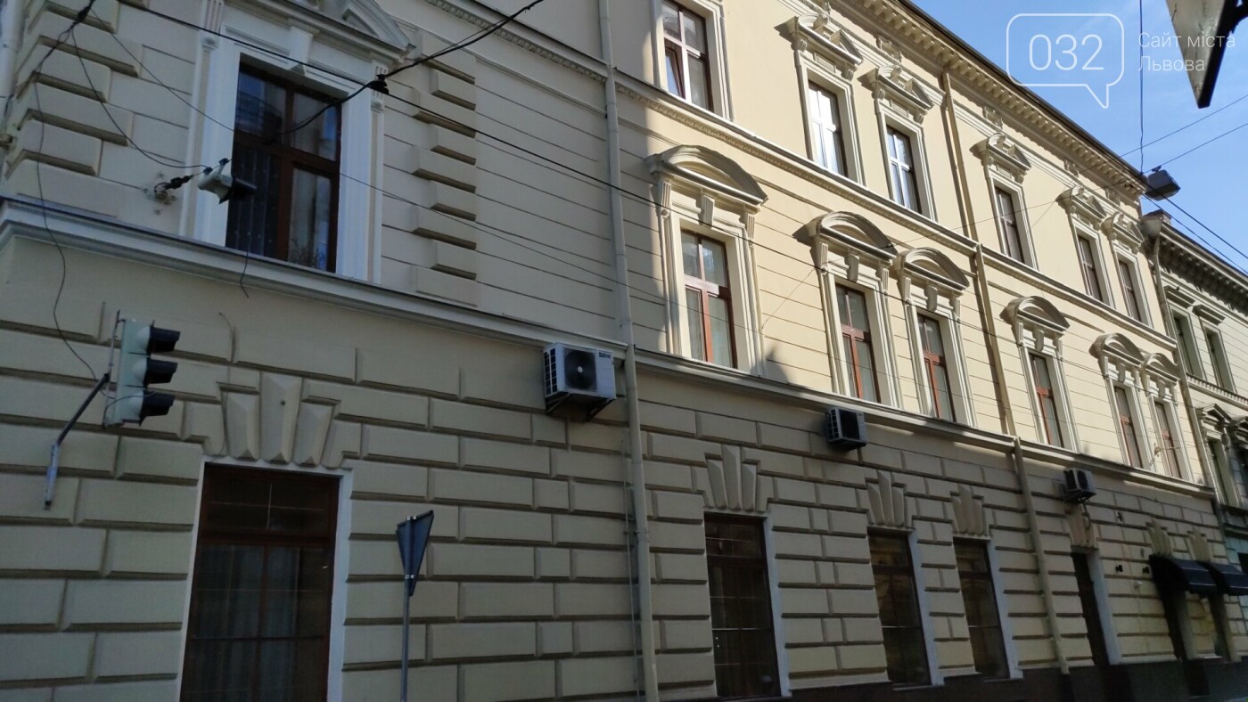 Будівля "Віденської кав'ярні", 2020 рік, фото 032.ua Будівля "Віденської кав'ярні", 2020 рік, фото 032.ua