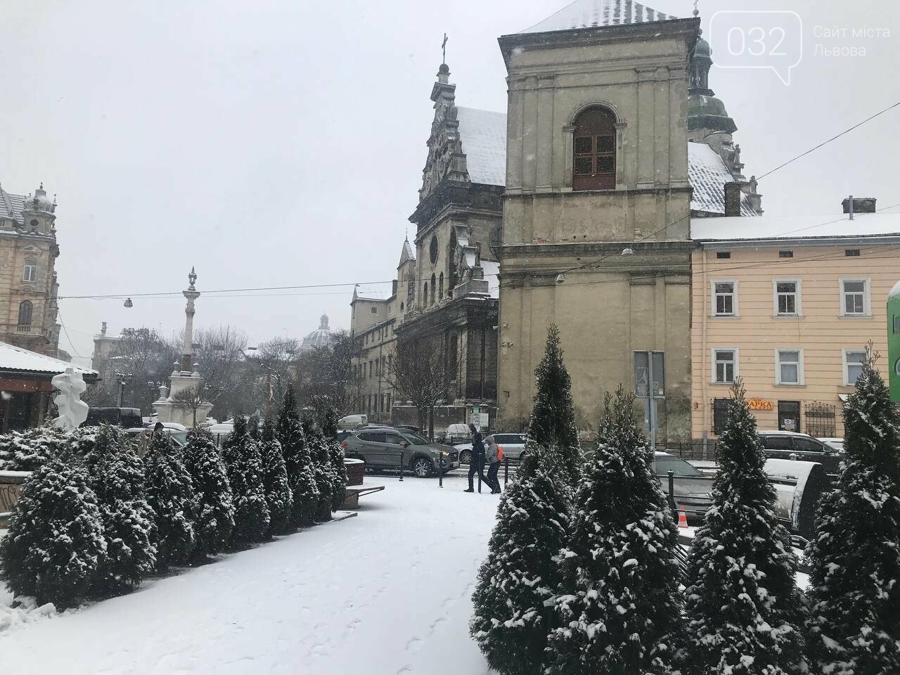 У Львові засніжило: центральні вулиці міста, Фото: 032.ua