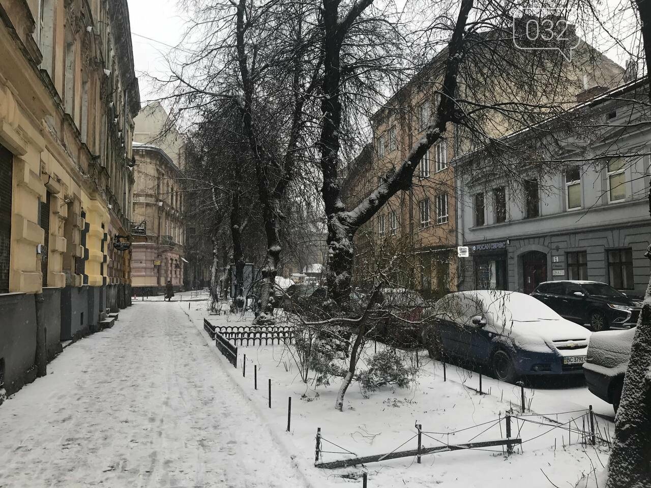 У Львові засніжило: центральні вулиці міста, Фото: 032.ua