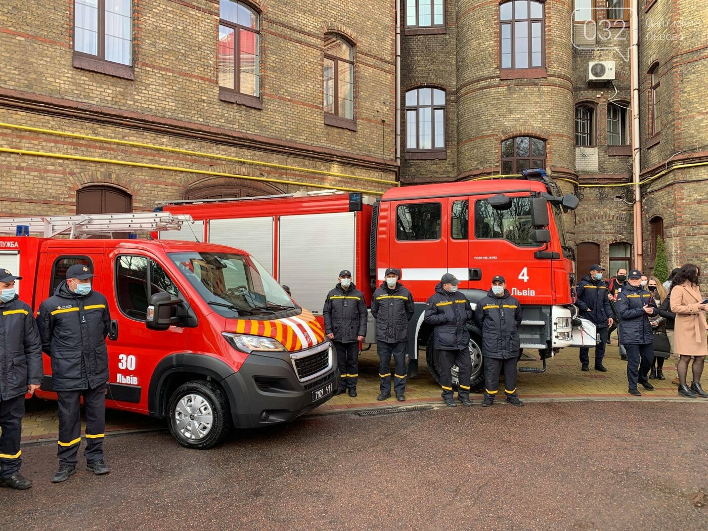 Служба ДСНС Львівщини отримала нові службові авто