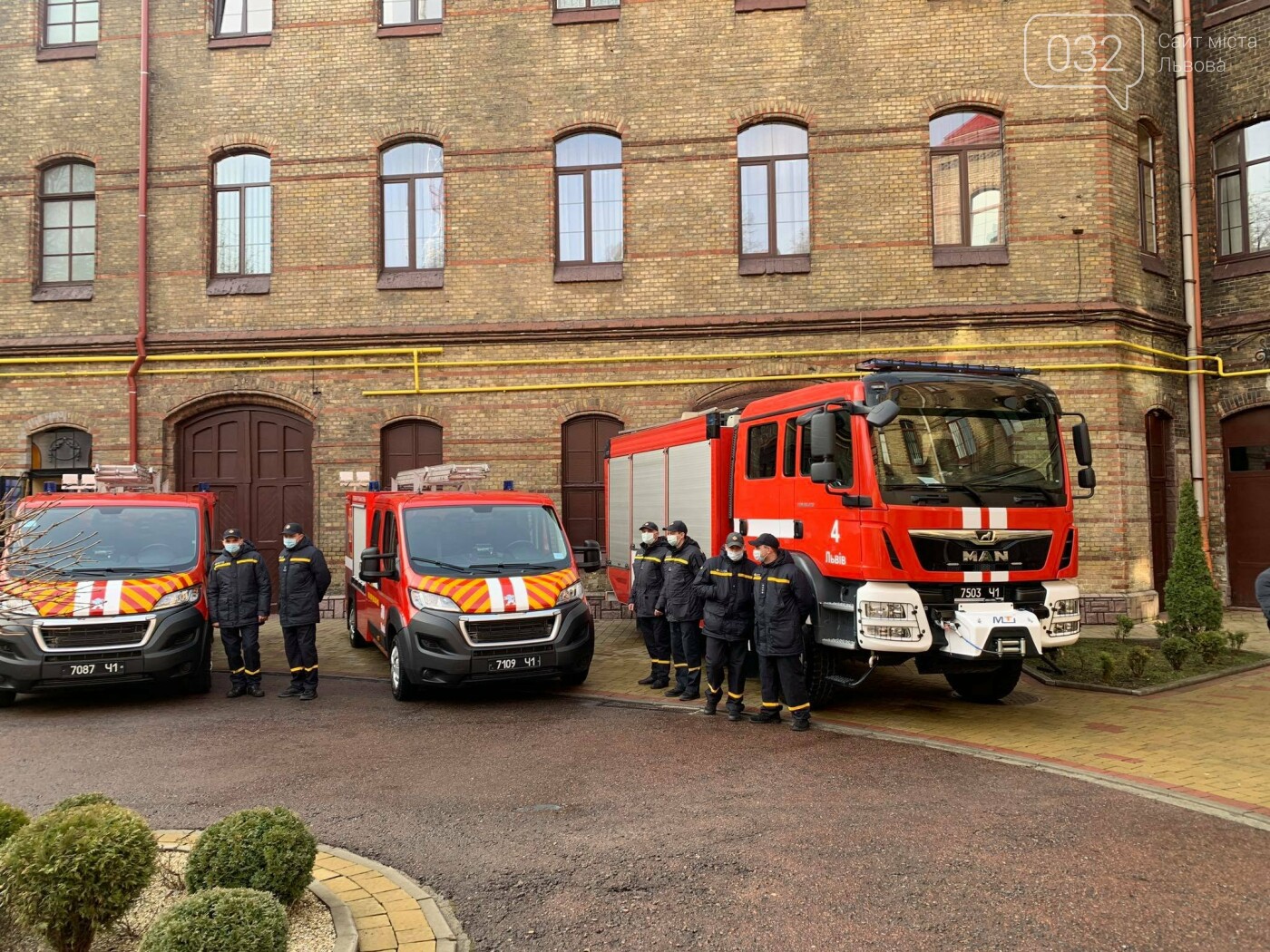 Служба ДСНС Львівщини отримала нові службові авто