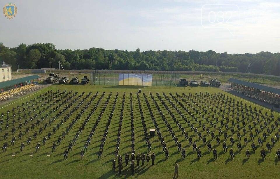 На Львівщині відбулась церемонія випуску майже 600 офіцерів Національної академії сухопутних військ, - ФОТО, фото-5, Фото: ЛОДА