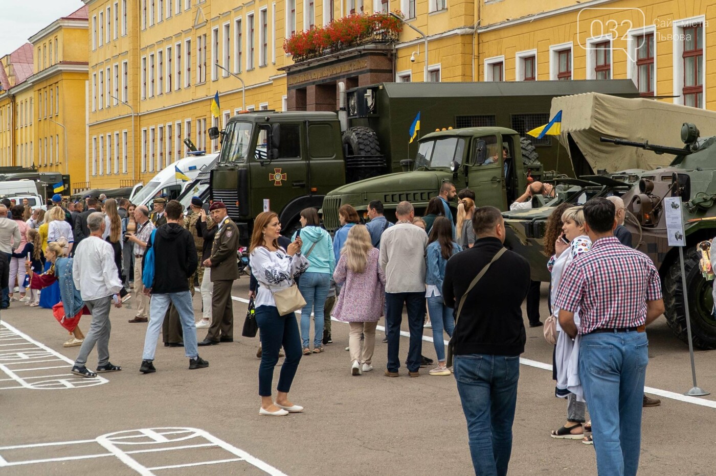 У Львові відкрили найбільший флагшток в області