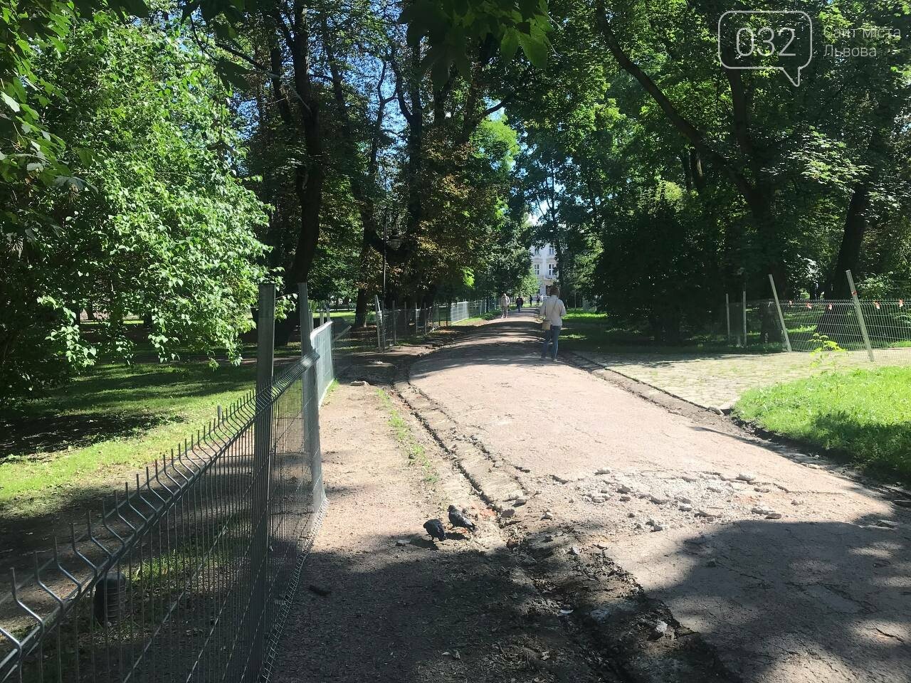 У парку Франка взялися за ремонт доріжки, яку розмили дощі, - ФОТО, фото-4
