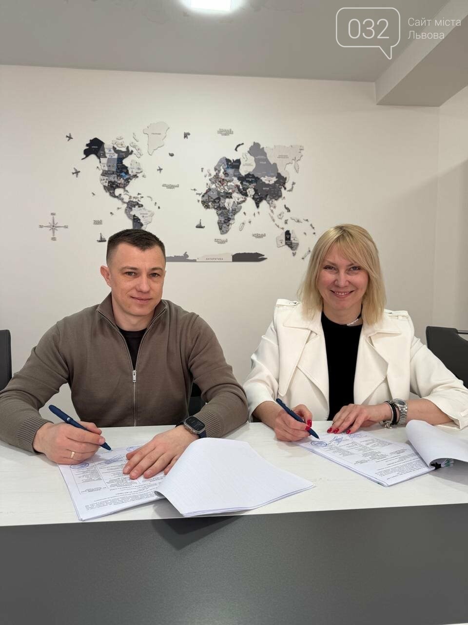 Засновниця фонду Олена Угрин Засновниця фонду Олена Угрин