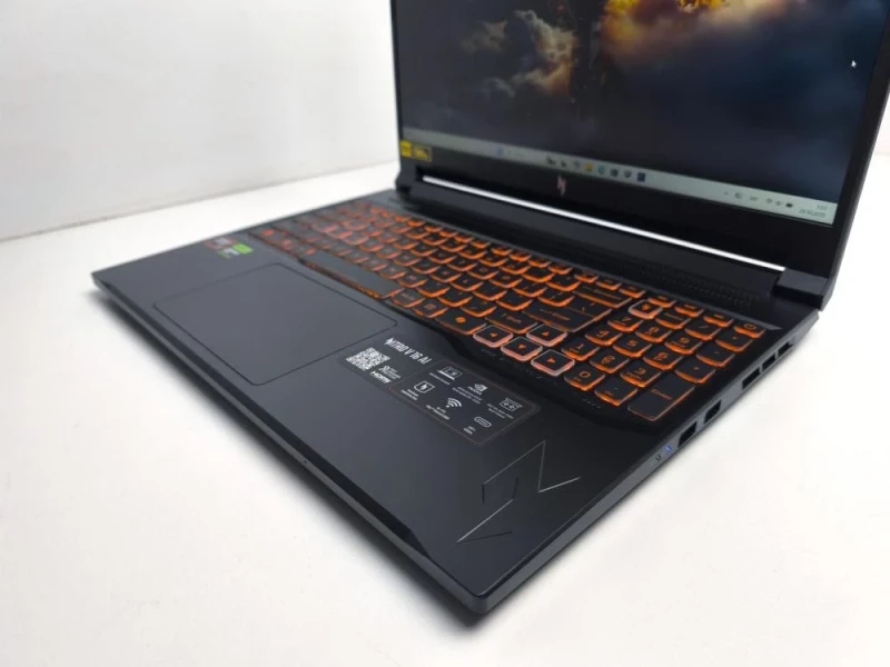 Acer Nitro V 16 AI ANV16-42-R309 (NH.U2NAA.001) - Зображення 2