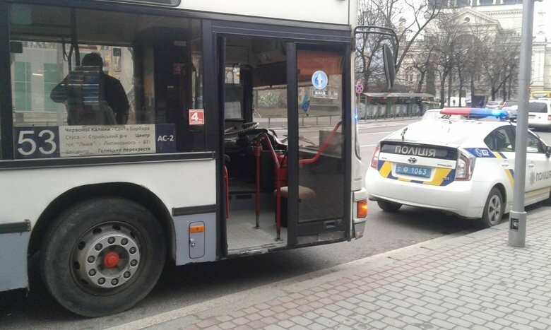 Внаслідок автопригоди на Липинського травмувалася пасажирка автобуса ...