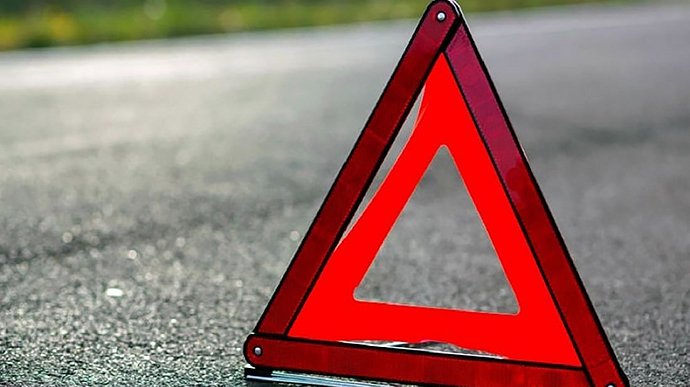 На Львівщині зіткнулися мікроавтобус та легковик: постраждало четверо людей