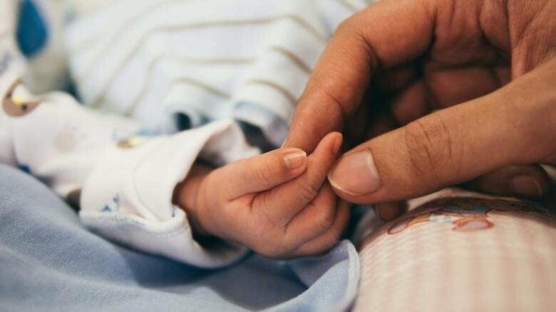 Львівські медики рятували немовля, яке отримало опіки рота через 