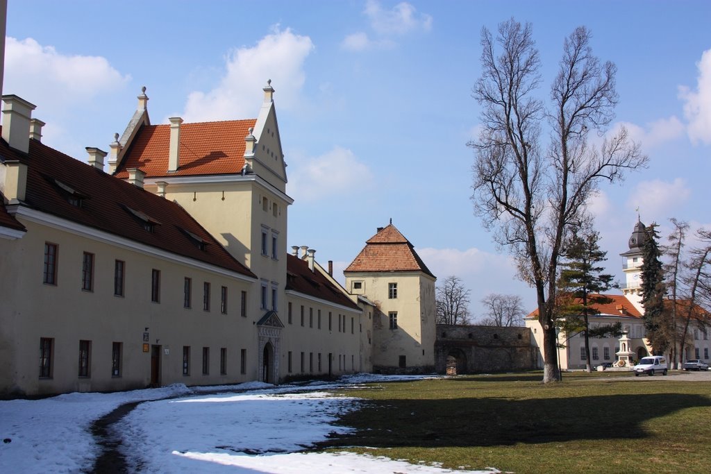 5 неймовірних замків в радіусі 100 кілометрів від Львова, к..., фото-5 5 неймовірних замків в радіусі 100 кілометрів від Львова, куди варто поїхати взимку,- ФОТО, фото-5, Фото: Mapio.net