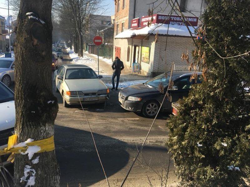 Фото: патрульна поліція Львівщини та Ігор Зінкевич