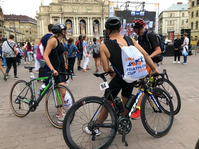 У центрі міста нагородили переможців Lviv Triathlon Cup, - ФОТО