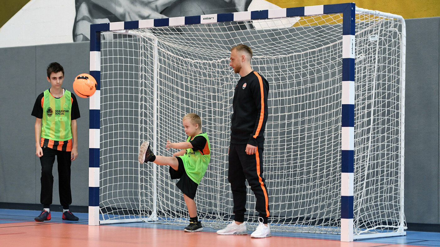 Інклюзивні тренування у Києві, фото надані ФК "Шахтар"