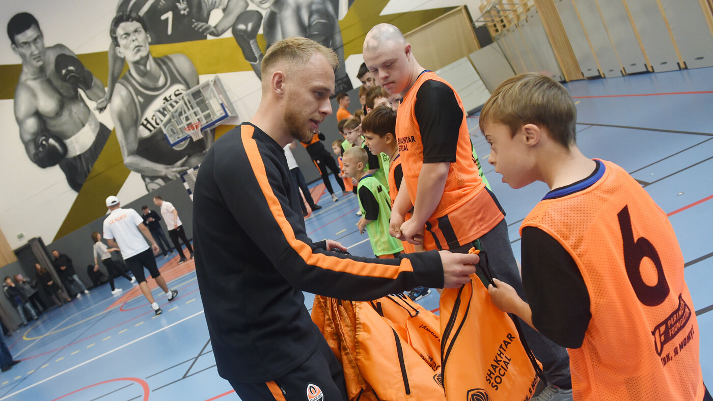 Інклюзивні тренування у Києві, фото надані ФК "Шахтар"