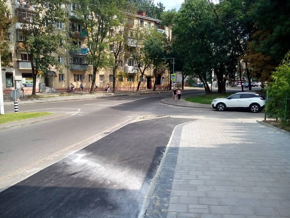 Велодоріжка на вул. Княгині Ольги/фото "Зручного міста" Велодоріжка на вул. Княгині Ольги/фото "Зручного міста"
