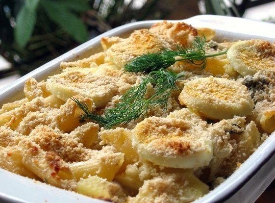 Фото: Макарони, запечені з овочами, яйцями та сиром / http://stravy.net