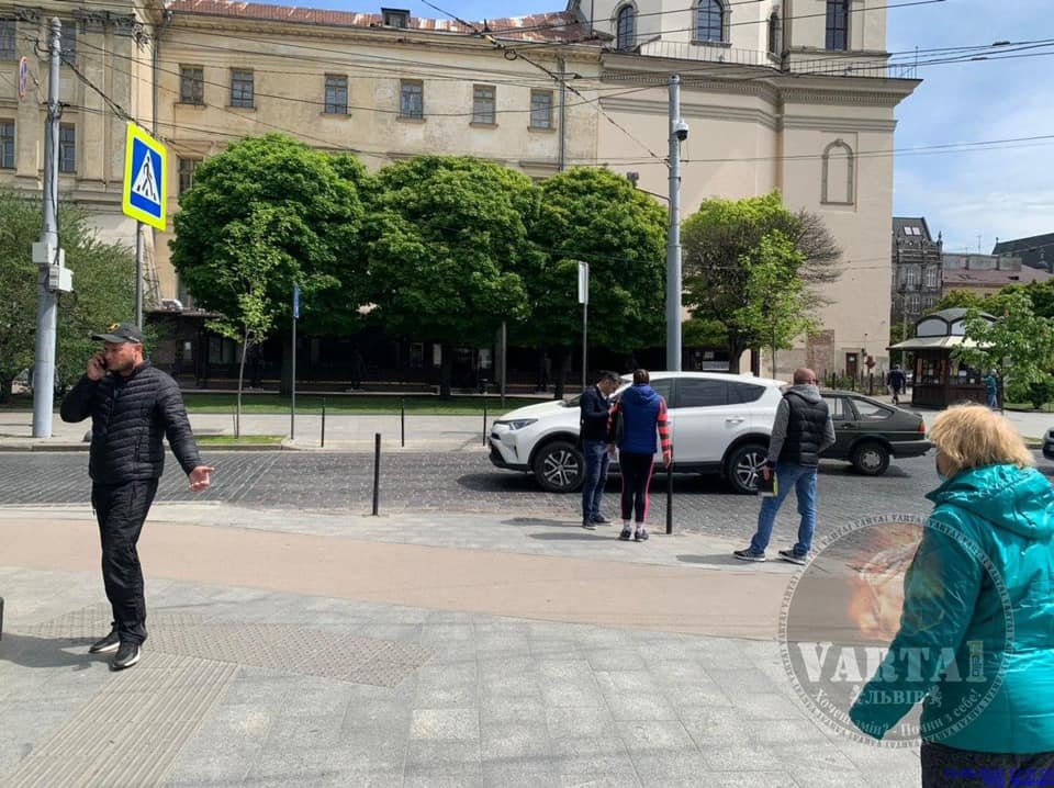 Фото з ДТП на пр. Свободи, Ігор Зінкевич