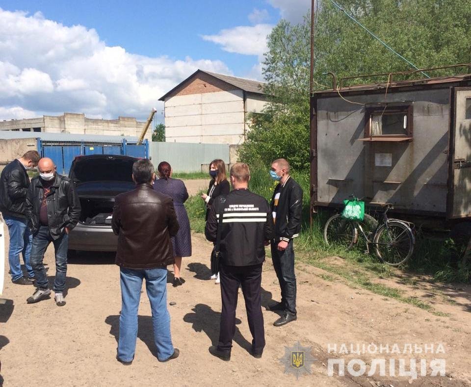 Незаконний вивіз львівського сміття. Фото - ГУ НП Львівщини